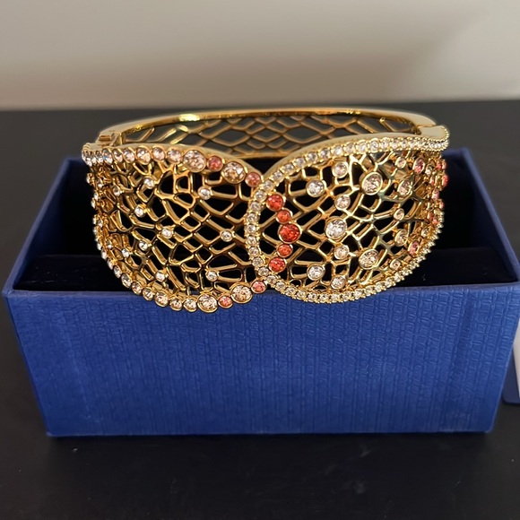 Brand New Elinor Bangle - Picture 3 of 6